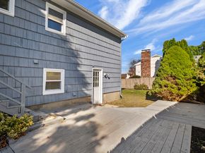 27 Hodgkins Rd, Rockport MA 01966