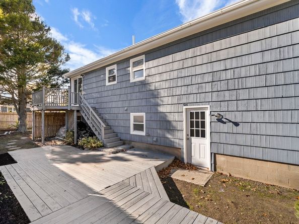 27 Hodgkins Rd, Rockport MA 01966