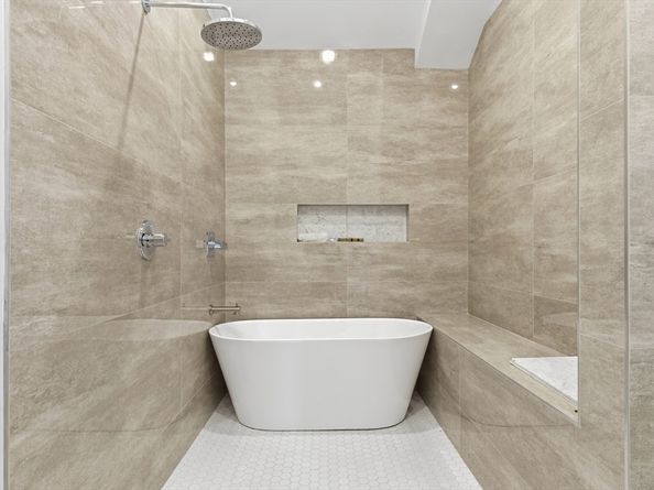 288 Grove St 288, Clinton MA 01510