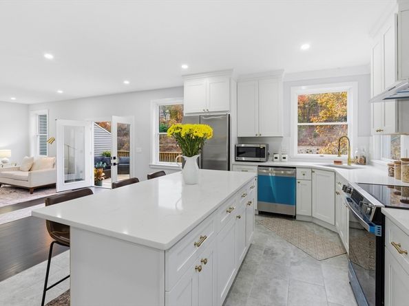 288 Grove St 288, Clinton MA 01510