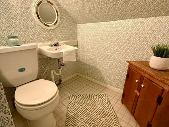 285 Brookfield Rd, Sturbridge MA 01518