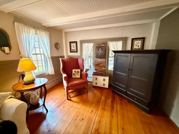 285 Brookfield Rd, Sturbridge MA 01518