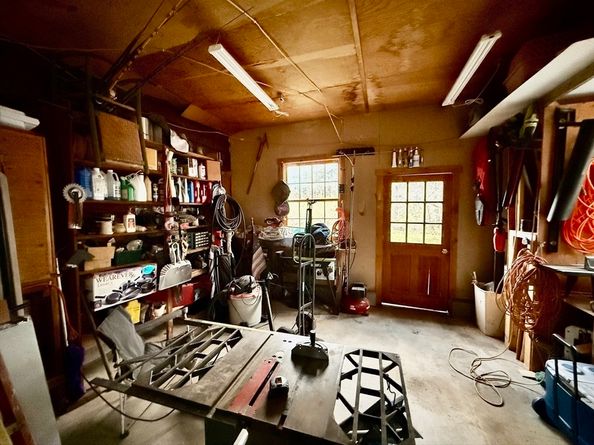 285 Brookfield Rd, Sturbridge MA 01518