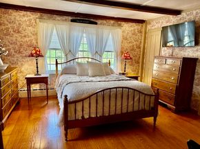 285 Brookfield Rd, Sturbridge MA 01518