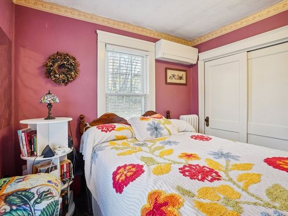 55 Standish St, Worcester MA 01604