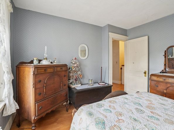 55 Standish St, Worcester MA 01604