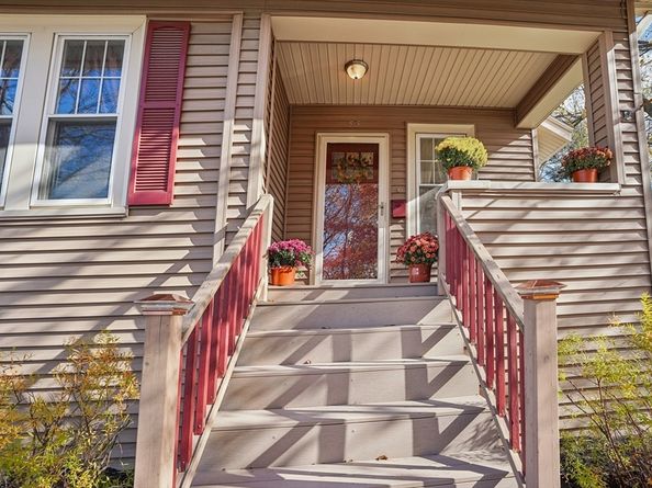 55 Standish St, Worcester MA 01604