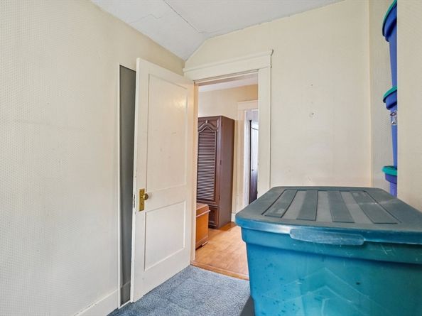 55 Standish St, Worcester MA 01604