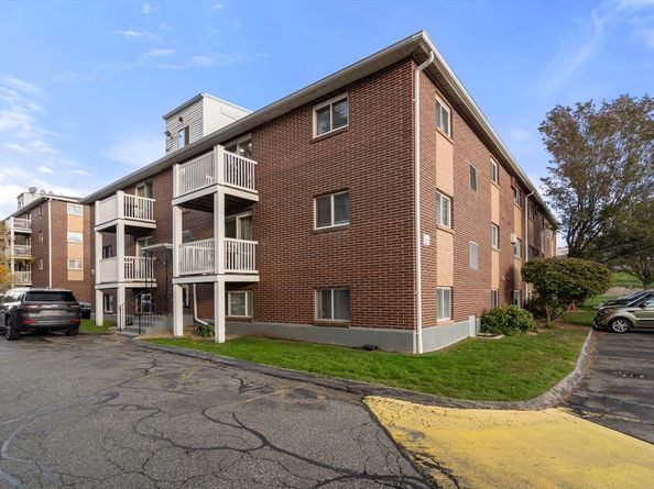 596 Boston Post Rd E 23, Marlborough MA 01752