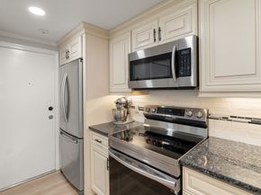 596 Boston Post Rd E 23, Marlborough MA 01752