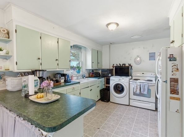 25-27 Brooks St, Maynard MA 01754