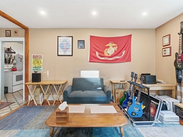 25-27 Brooks St, Maynard MA 01754