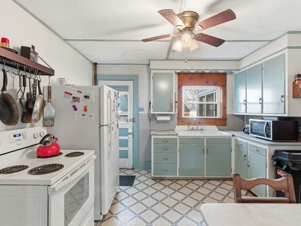 25-27 Brooks St, Maynard MA 01754