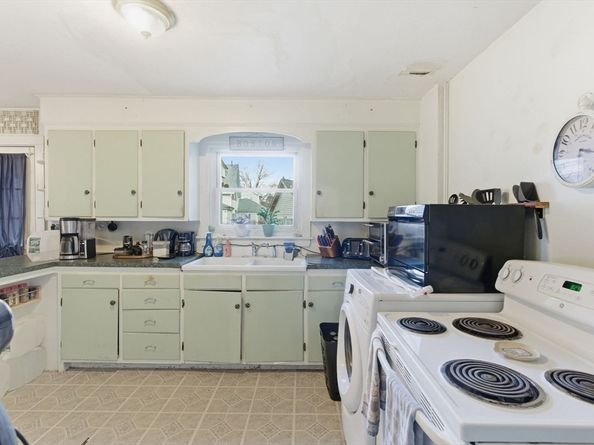 25-27 Brooks St, Maynard MA 01754