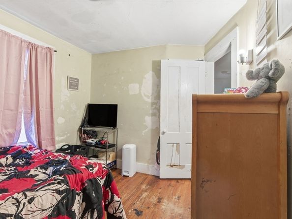 25-27 Brooks St, Maynard MA 01754