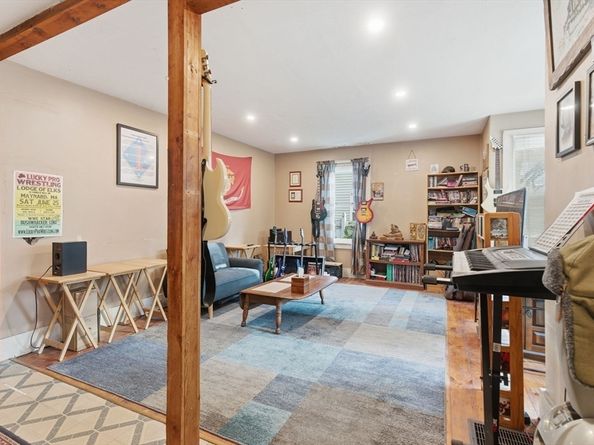 25-27 Brooks St, Maynard MA 01754