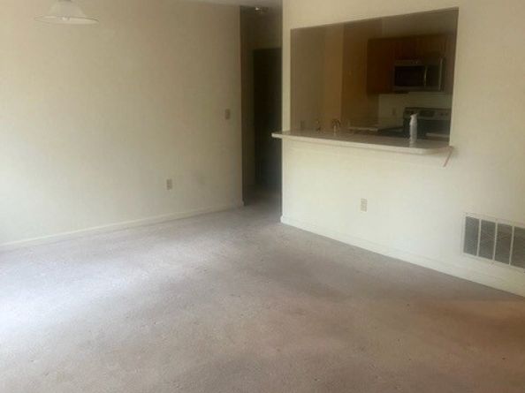 2206 Halcyon Dr 2206, Worcester MA 01606