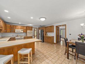 15 Kensington Dr, Canton MA 02021