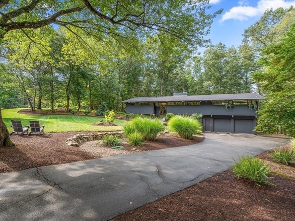 43 Willowdale Rd, Topsfield MA 01983