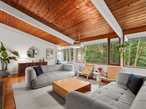 43 Willowdale Rd, Topsfield MA 01983