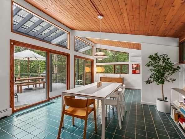 43 Willowdale Rd, Topsfield MA 01983