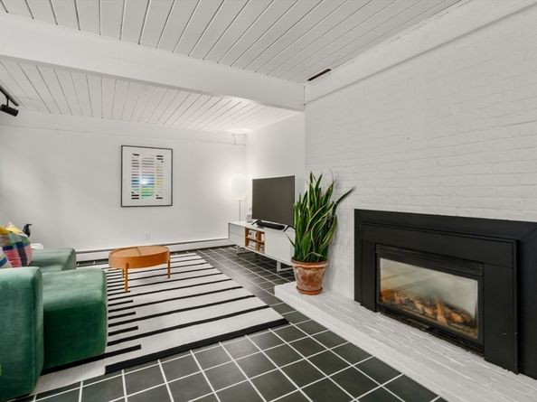 43 Willowdale Rd, Topsfield MA 01983