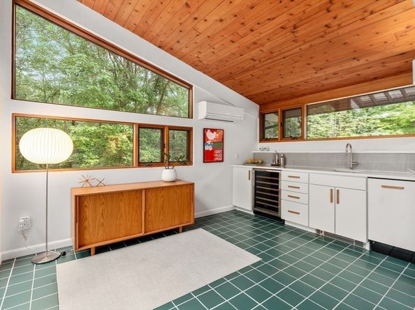 43 Willowdale Rd, Topsfield MA 01983