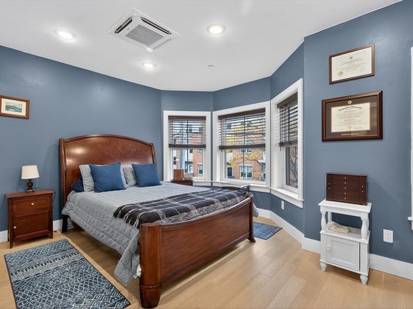 208 Spencer Ave 4, Chelsea MA 02150