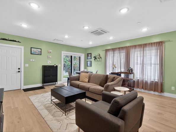 208 Spencer Ave 4, Chelsea MA 02150