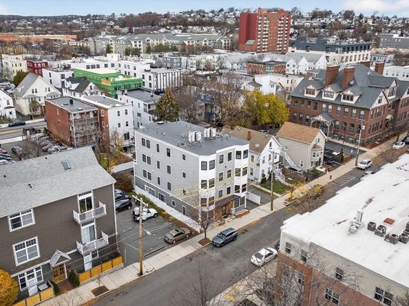 208 Spencer Ave 4, Chelsea MA 02150