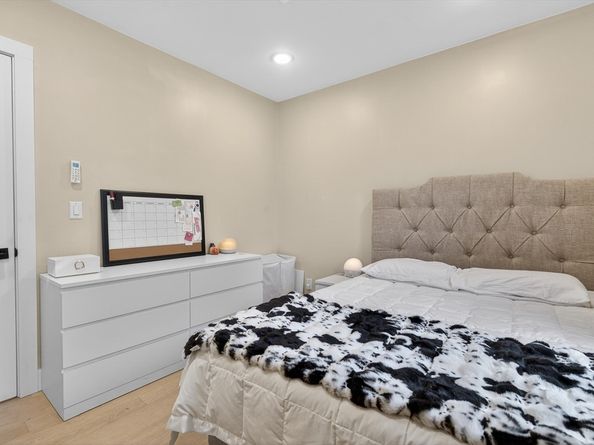 208 Spencer Ave 4, Chelsea MA 02150