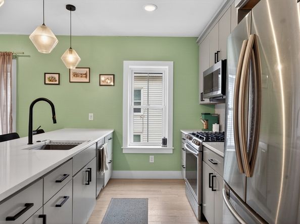 208 Spencer Ave 4, Chelsea MA 02150