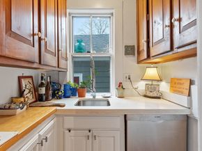 29 High St, Marblehead MA 01945