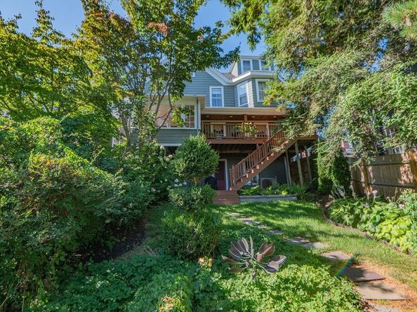 29 High St, Marblehead MA 01945