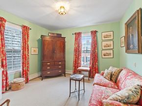 29 High St, Marblehead MA 01945