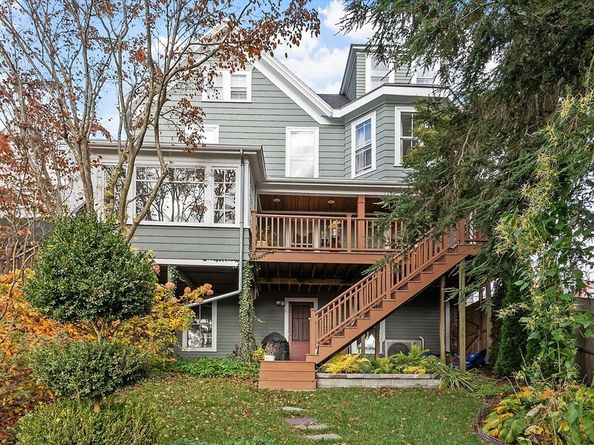 29 High St, Marblehead MA 01945