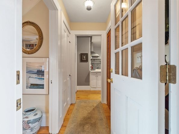 29 High St, Marblehead MA 01945