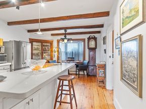 29 High St, Marblehead MA 01945