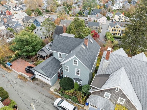 29 High St, Marblehead MA 01945