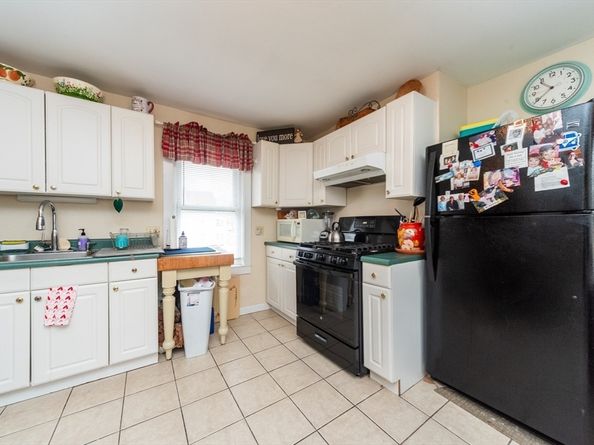 23 Ash St, Clinton MA 01510