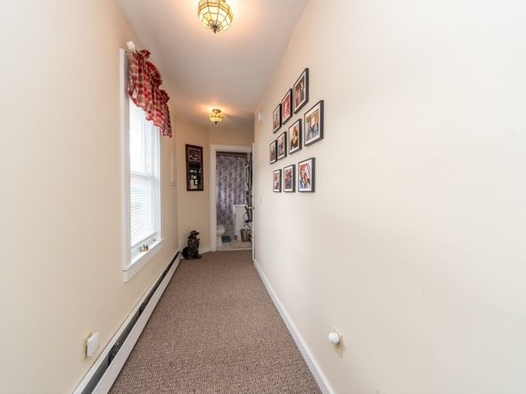 23 Ash St, Clinton MA 01510