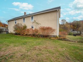 23 Ash St, Clinton MA 01510