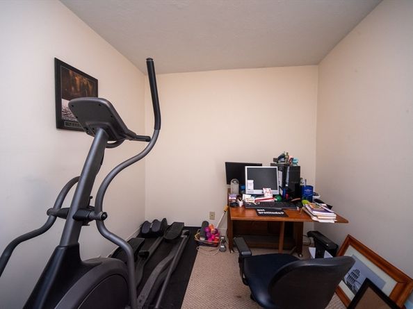 23 Ash St, Clinton MA 01510