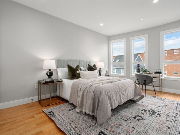 123-125 Centre St TH4, Boston MA 02124