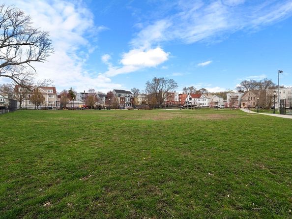 123-125 Centre St TH4, Boston MA 02124