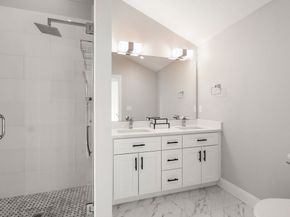 123-125 Centre St TH4, Boston MA 02124