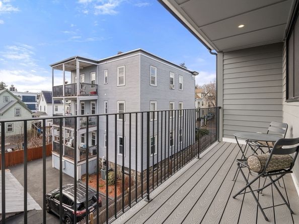 123-125 Centre St TH4, Boston MA 02124