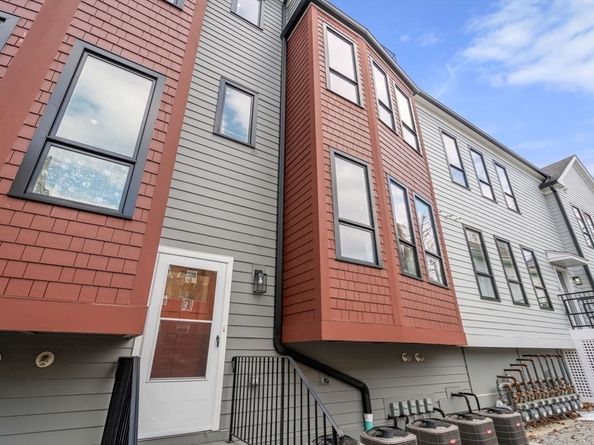 123-125 Centre St TH4, Boston MA 02124