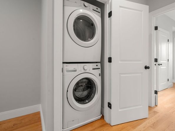 123-125 Centre St TH4, Boston MA 02124