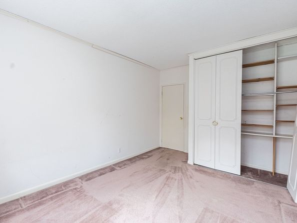 108 Lake Shore Rd 4, Boston MA 02135